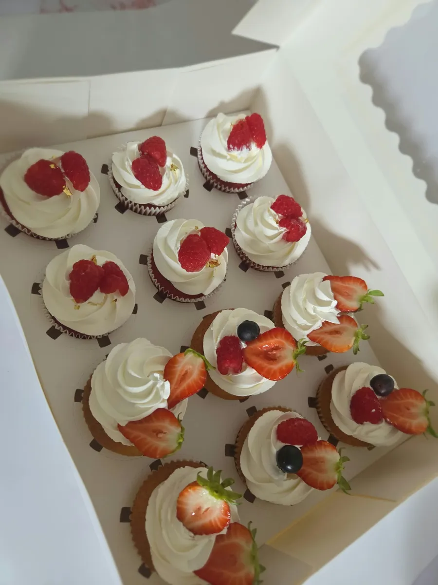 Cupcakes com frutos vermelhos